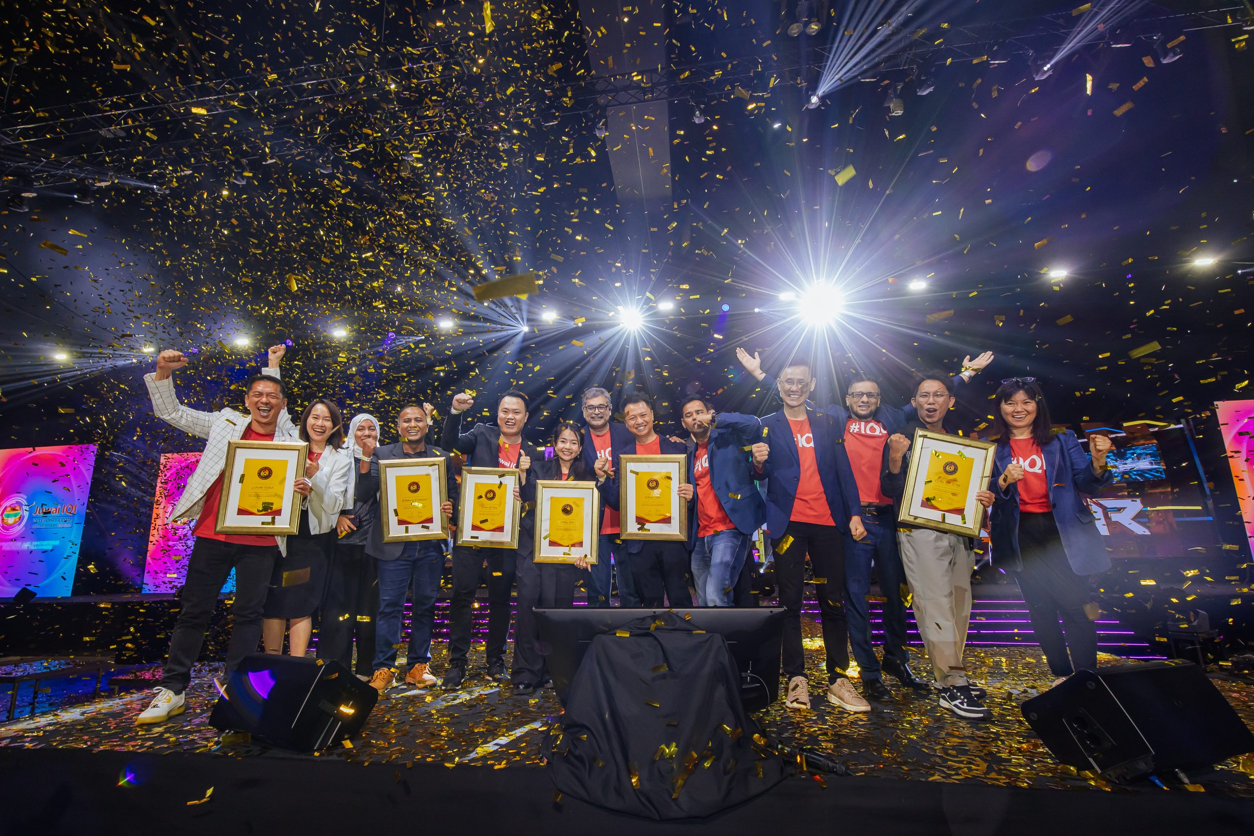 Awards on stage, IQI CS Group